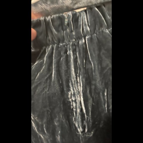 NWT Modcloth Perfect Timing Belted Midi Skirt seafoam crinkle velvet M  New - Picture 7 of 10